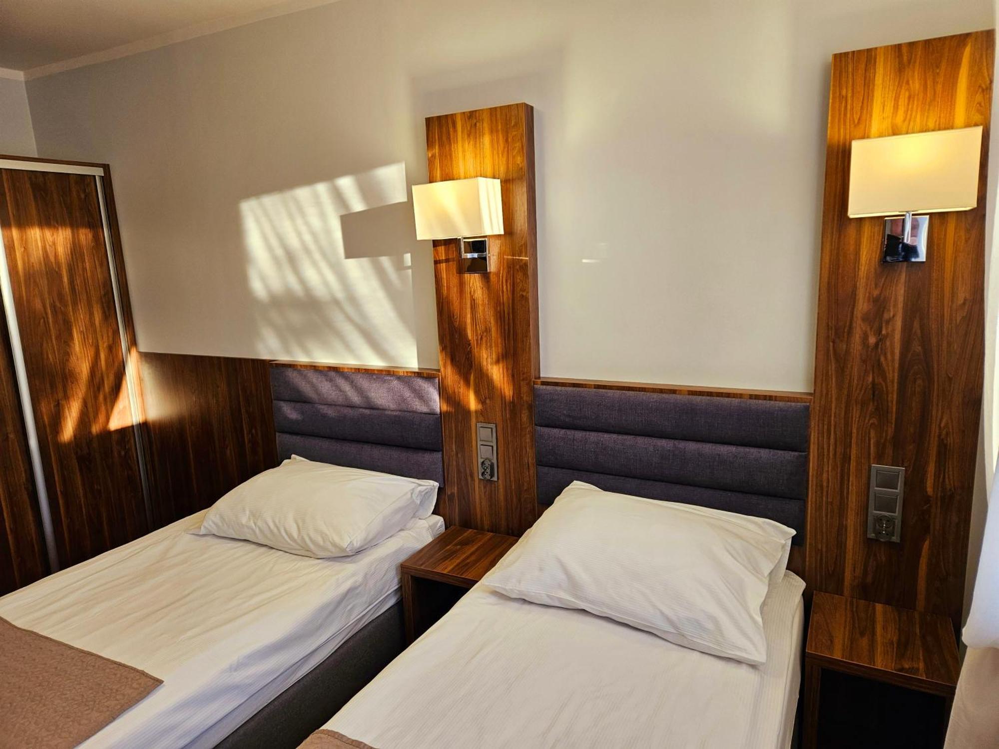 Hotel Hawana Быдгощ Экстерьер фото